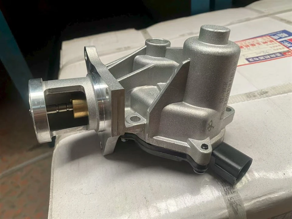 Módulo original do motor da válvula EGR do motor Yuchai YC4F FG1FC-1207242SF2