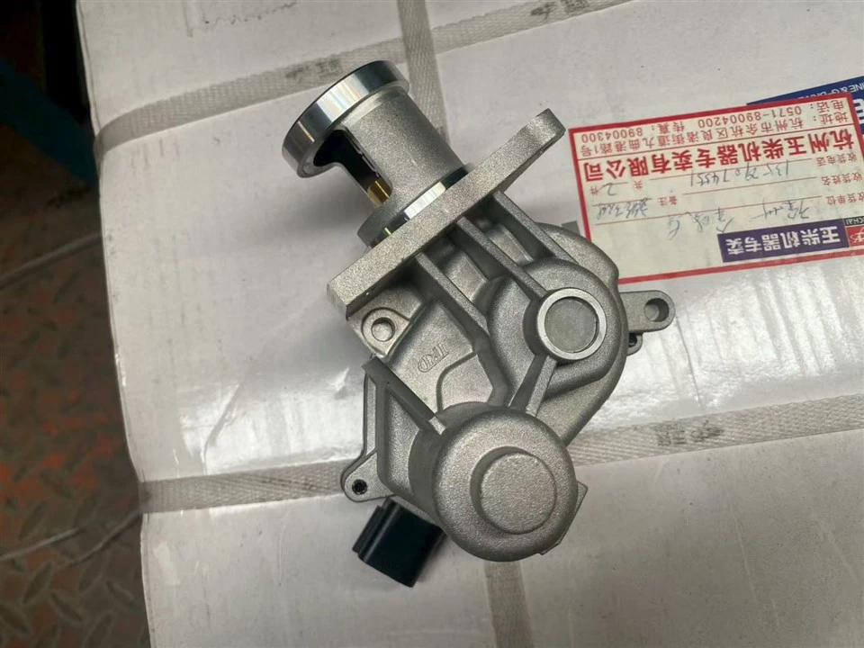 Original Yuchai YC4F Engine EGR Valve Motor Module FG1FC-1207242SF2 suitable for yuchai YC4FA115 YC4FA130 engine DONGFENG TRUCK suppliers